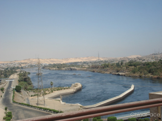 1970年7月21日，埃及阿斯旺水坝竣工