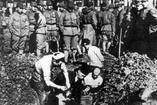 1937年12月13日，侵华日军制造了惨绝人寰的南京大屠杀