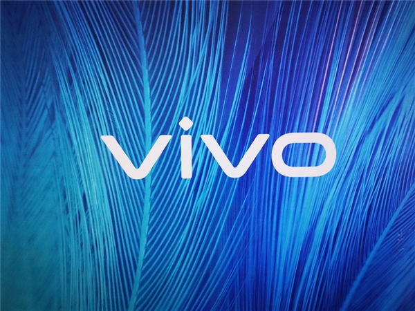 《vivo Y100i》手机即将发售：12GB+512GB售价仅1599元